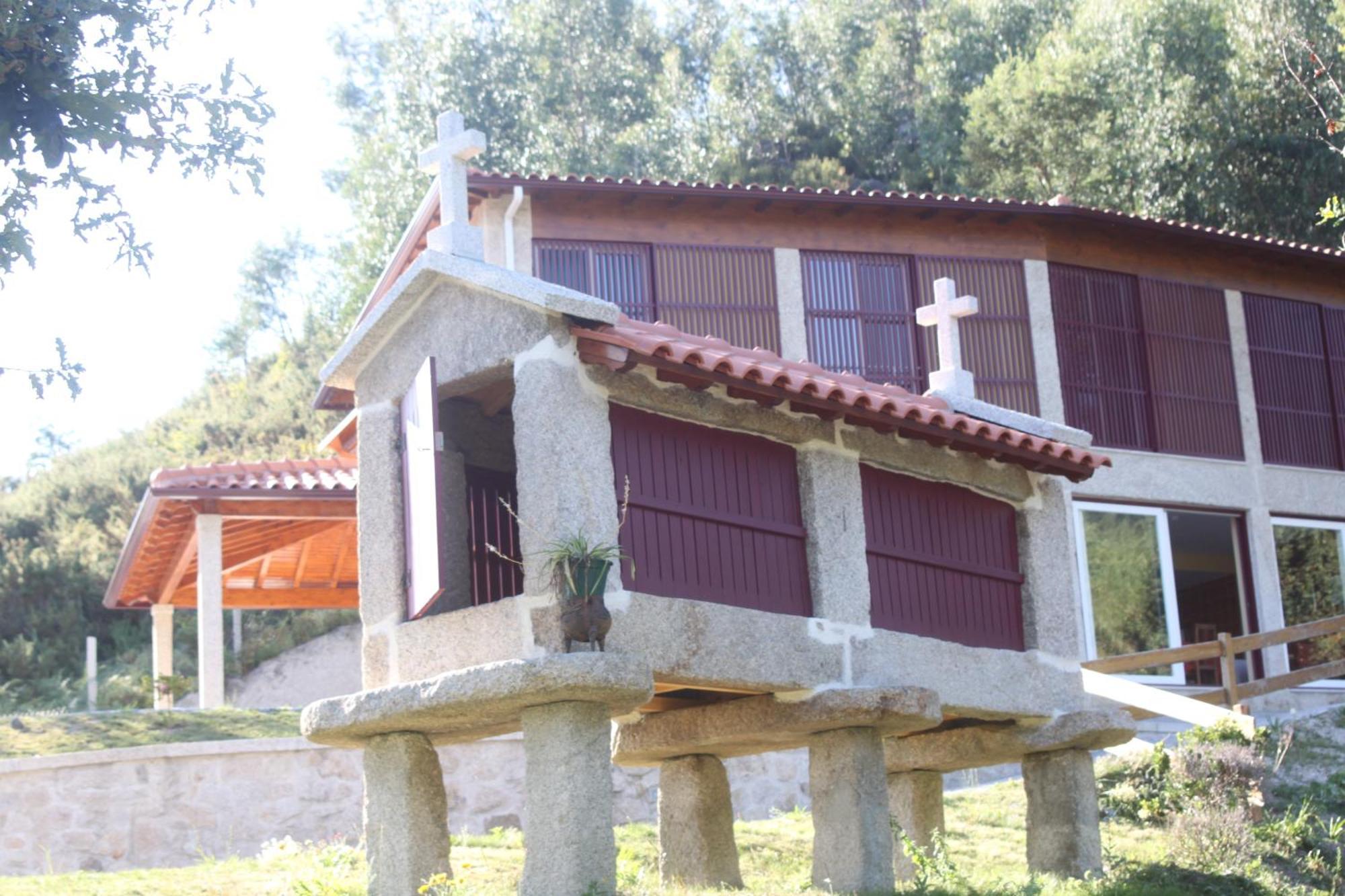 Affittacamere Encostas Da Torre Terras de Bouro Esterno foto
